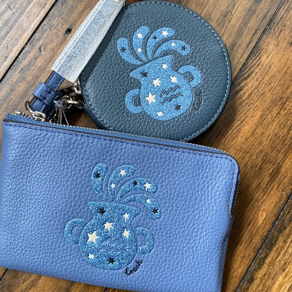 NWT! Coach Aquarius 2 piece accessory set